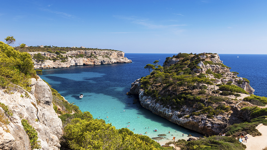 Los 10 mejores viajes a ciudades de España en una camper | roadsurfer.com