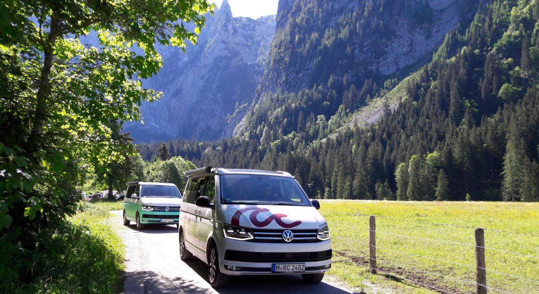 Faire du camping dans les Alpes en van aménagé