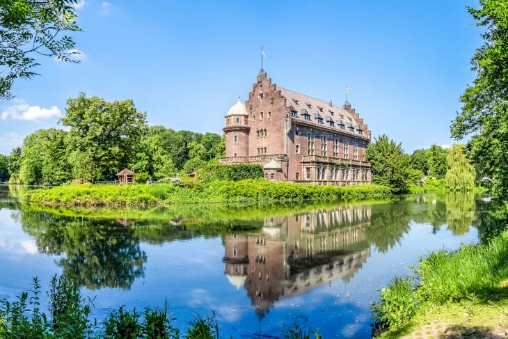 Natur-Stellplatz in NRW bei Schloss