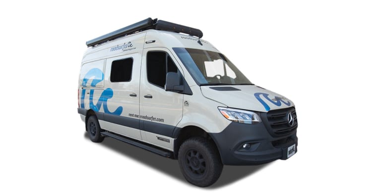 Horizon Hopper RV diagonally front view