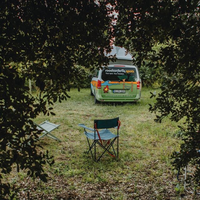 Post a 🪑 in the comments, you would like to take a seat in the secret garden. This tranquil spot is now bookable via our free roadsurfer spots app!

#roadsurfer #spring #vanlife #reiselust #bulli #fernweh #travel #traveltheworld #camping #campervan #campervanlife #vwcalifornia #beachhostel #sufersuite #campermieten #roadsurfer #roadsurferfamily #roadsurfer_camper #vanlifegermany #roadsurfing #vantastic #agrotourism #vanlifers #homeiswhereyouparkit #roadsurferspots #francetravel #francecamping