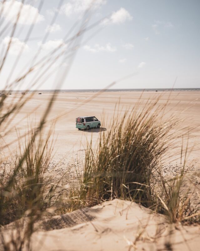 Where are we today? Take your best guess in the comments and rent your camper now for the best price of the summer season! 🌊

#roadsurfer #spring #vanlife #reiselust #bulli #fernweh #travel #traveltheworld #camping #campervan #campervanlife #vwcalifornia #beachhostel #sufersuite #campermieten #roadsurfer #roadsurferfamily #roadsurfer_camper #vanlifegermany #roadsurfing #vantastic #agrotourism #vanlifers #homeiswhereyouparkit #roadsurferspots