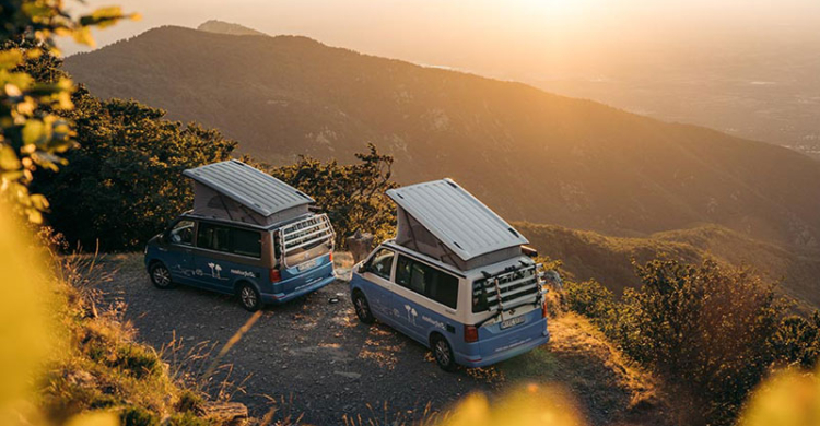 roadsurfer camper spot while sundown